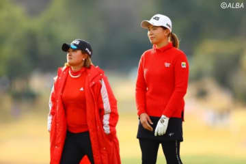 渋野日向子と鈴木愛の2番手争いはいつから再開するのか…（撮影：村上航)