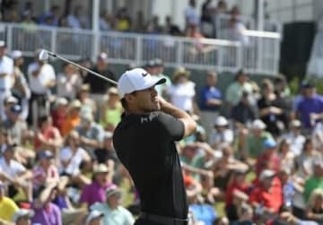17年の第3ラウンド　ケプカの17番でのティショット(Photo by Stan Badz/PGA TOUR)