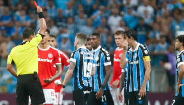 ブラジルで衝撃大乱闘！仰天の「8人一発レッドカード退場」がこれ