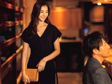 目が離せない女優・新木優子と“しっぽり日本酒”してみたら、本気で目が釘付けになった！