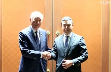 25日の社員総会に出席した青木（左）と時松（右）（撮影：ALBA)