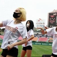 韓国で少年がやった!「自分がボールになる始球式」がかわいい 画像