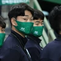 超絶技巧?まぐれ?韓国選手の「神憑り的スーパーシュート」がこれ 画像