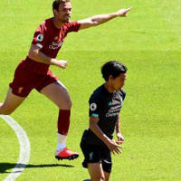 南野らリヴァプール選手たちが見せた「黒人支援の輪」がこちら 画像