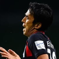 長谷部、ブンデスでアジア人最多タイ出場達成!喜びのエアギターがこれ 画像