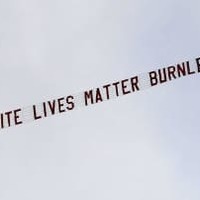 衝撃の『White Lives Matter』掲げた人物、「世界は狂ってる」と逆に怒る 画像