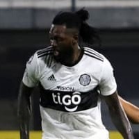南米移籍のアデバヨール、「4試合で0ゴール1退場」で電撃退団へ 画像