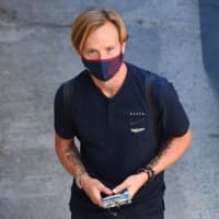 バルセロナ、ラキティッチに激怒か 問題の「プールダイブ」がこれ 画像
