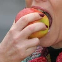 瀬戸貴幸所属のアストラMF、足を噛まれて首を絞められる!衝撃場面がこれ 画像