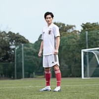 ついに発表された日本代表の新アウェイユニ!南野らの反応は? 画像