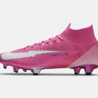 NIKEからエムバペの新スパイク『マーキュリアル スーパーフライ・ローザ』が登場! 画像