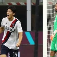 冨安健洋、ミラン戦でスーパーゴール!現地も唸った「超シュート」がこれ(動画あり) 画像