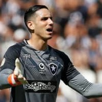 本田同僚GK、VARモニタを蹴り倒して去る 画像