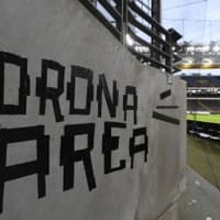 サッカーのチャリティーマッチで、28人が新型コロナ感染 画像