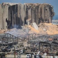 レバノン大爆発の葬儀で頭部に流れ弾…33歳のサッカー選手が死亡 画像