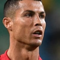 五厘刈りのロナウド、ちょっと髪が伸びる 画像