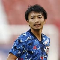 柴崎岳、写真撮影中の「あざとい技」に総ツッコミを食らう 画像