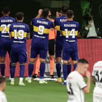 マラドーナの娘さん、ボカ選手たちの敬意に号泣する 画像