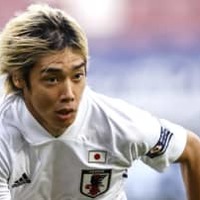 伊東純也、ベルギーで大暴れ! 2メートル選手にメッチャ感謝される 画像