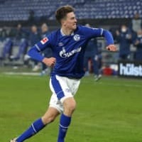 降格圏シャルケ、1年ぶり勝利!19歳アメリカ人FWがハットトリックで救世主に 画像