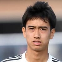 レアル中井卓大、“飛び級”で「超ゴール」を決める 画像
