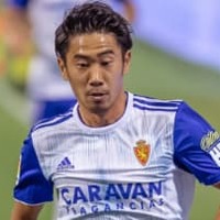 香川真司、ギリシャ入り!「全身PAOKファッション」がこちら 画像