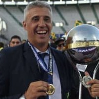 南米杯優勝のクレスポ監督、電撃辞任!その理由とは 画像