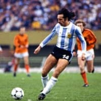 W杯優勝のアルゼンチン名FW、新型コロナ感染後に死去 画像