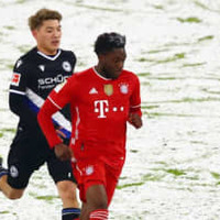 堂安をブチ抜く!爆速王A・デイヴィス、雪のなかでの「超人スピード」がおかしい 画像