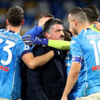 ガットゥーゾ監督、試合中に選手の顔を鷲掴み!イイ意味で 画像