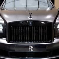 クルトワの4000万円愛車、故障してトラックで運ばれる 画像