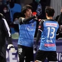 三笘薫、クールすぎる鮮烈ゴール…「エラシコからのワンツー」 画像