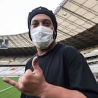 ロナウジーニョ、やばい…母のコロナ死で「アルコール中毒」状態か 画像