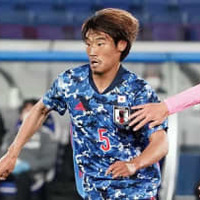 日本代表の新ボランチコンビ「遠藤&守田」!代表活動後のSNSでのやり取りがイイ 画像