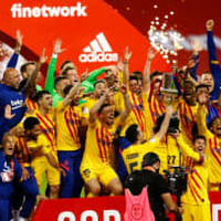 優勝のバルセロナ、チームバス内での感情爆発大騒ぎシーンがこれ 画像