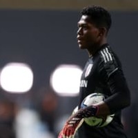 「シュートが入らない!」 浦和GK鈴木彩艶、内田篤人がカワイイと絶賛する 画像