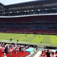 EURO2020、ウェンブリーのスタンドからファン落下…重体に 画像