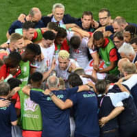 EUROでフランス撃破のスイス、殴られ損の「入魂ビンタ」も話題に 画像