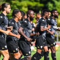 サッカーチームの練習じゃねぇ…アンジェの「軍事キャンプ」がすごい 画像