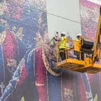 PSG移籍のメッシ、「バルセロナの壁画削除シーン」がこちら 画像