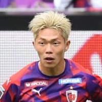 京都、栃木に2-0勝利。荻原拓也の「感覚ゴール」が3ポイントに導く 画像