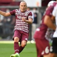 神戸イニエスタのFKゴール、GK西川が「釘付け」に!5ゴール勝利を導く 画像