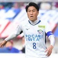 大一番を制した徳島!初のJ1残留を目指すホームでの最終節、岩尾憲はこう臨む 画像