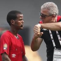 W杯で日本戦も裁いた主審が珍ジャッジ。85分に試合終了→再開→89分で終了→再開→選手来ず 画像