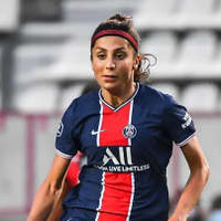 タリバンに父を殺害される壮絶人生…女子サッカー選手、医者になる夢を叶える 画像
