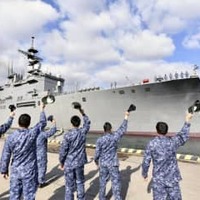 海自輸送艦、トンガへ出港 画像