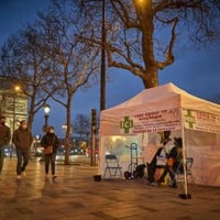 フランス、屋外マスク義務解除 画像