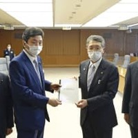 馬毛島、市長「基地反対」軟化 画像