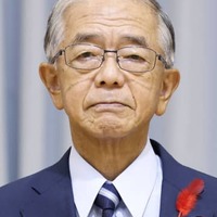 金子原二郎農相が政界引退へ 画像