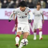 上田綺世、憧れのインザーギ&バティに近づく!?シュートレンジが広くなった理由 画像